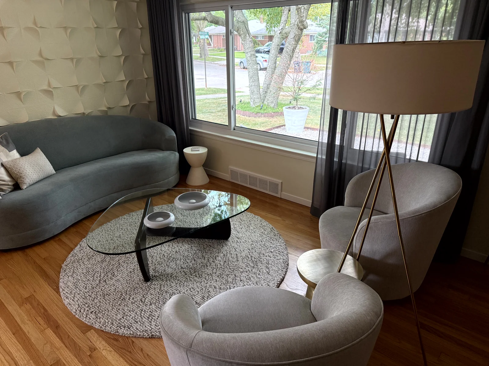 Finished living room after a Sparkle Team house-cleaning visit in Oak Park, Michigan